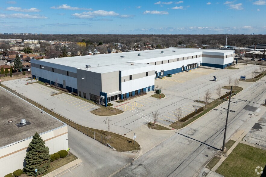 More Photos Of 9300 King St, Franklin Park Distribution For Lease