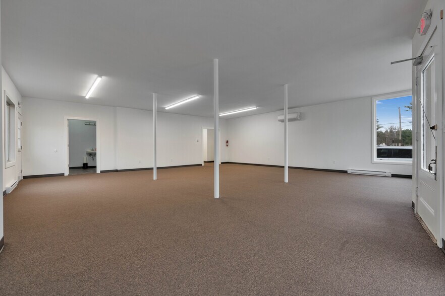 More Photos Of 924 Main St, Waterboro General Retail For Lease