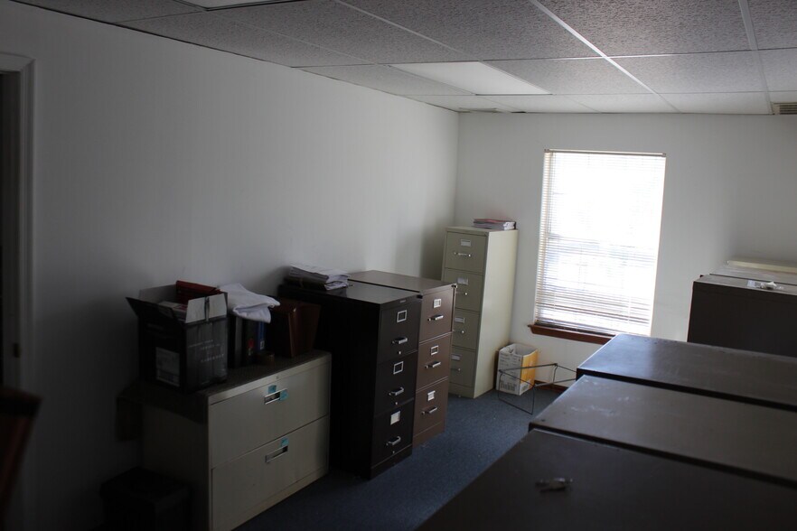 More Photos Of 1-8 Manor Dr, Hampton Medical For Sale