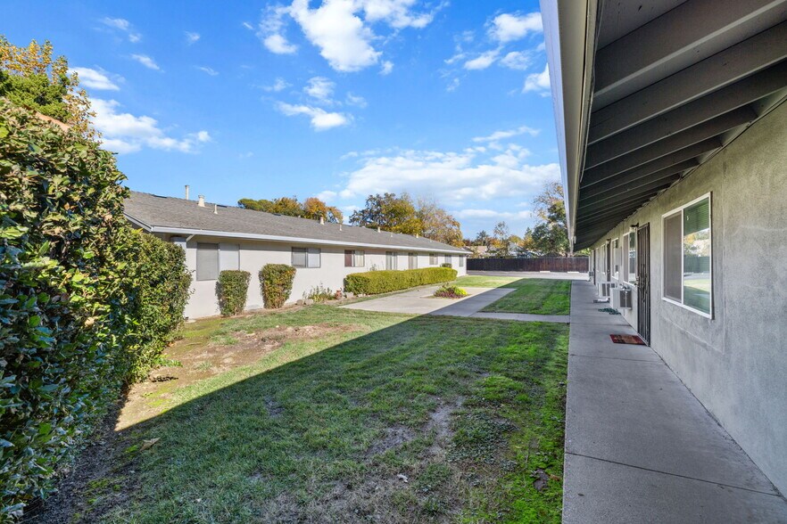 More Photos Of 429-443 Robinson Avenue, Yuba City Apartments For Sale