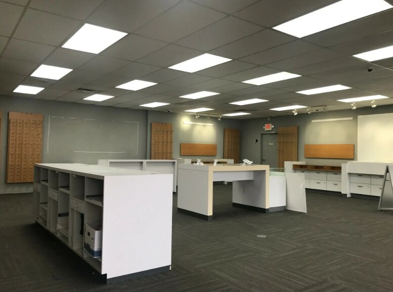 More Photos Of 320 Eureka Ave, Wyandotte Freestanding For Lease