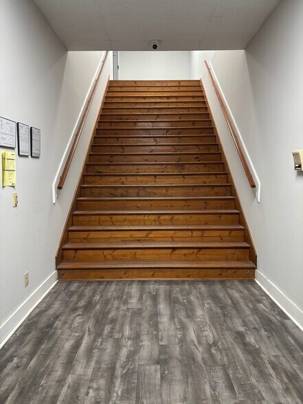 More Photos Of 1304 S Broad St, Monroe Flex For Lease