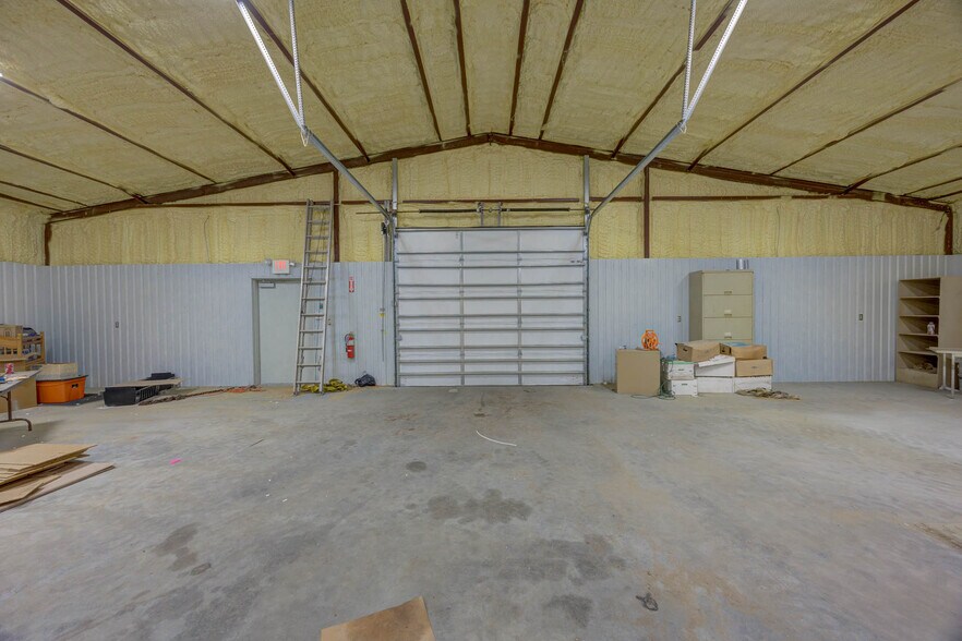 More Photos Of 1490 Sunray Rd, Ingleside Office For Sale