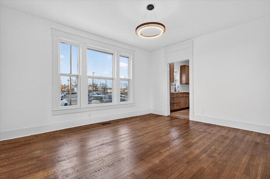 More Photos Of 822 S Johnstone Ave, Bartlesville Freestanding For Sale