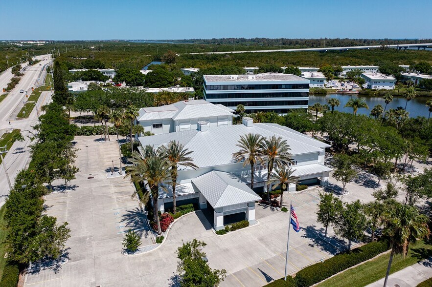 More Photos Of 2750 Indian River Blvd, Vero Beach Medical For Lease