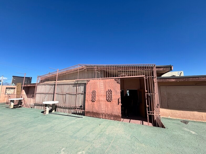 More Photos Of 3761 Royal Crest St, Las Vegas Office Residential For Sale