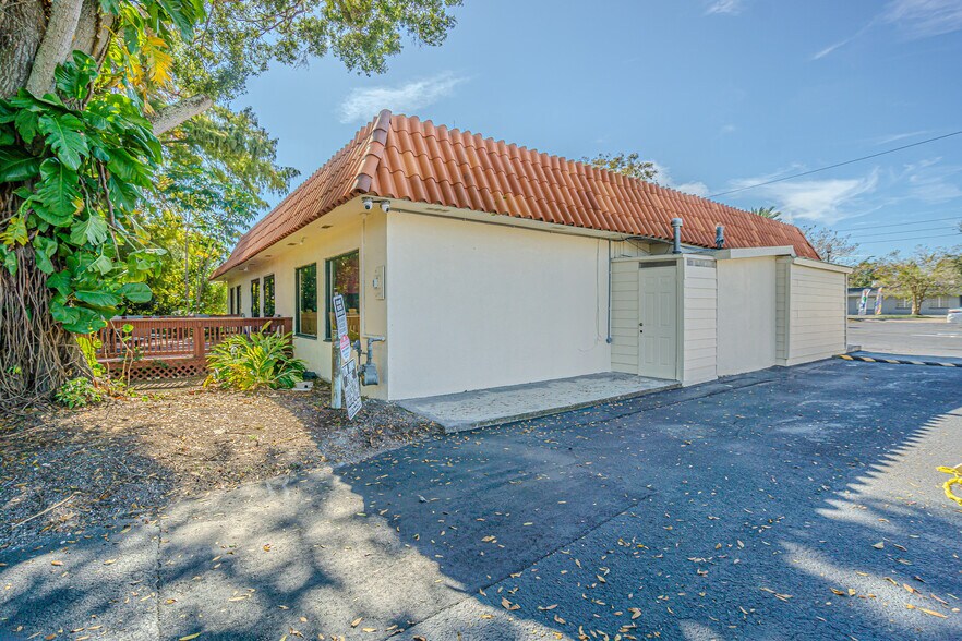 More Photos Of , Largo Unknown For Sale