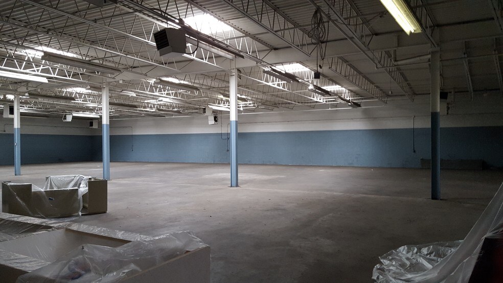 More Photos Of 330 E Park Dr, Harrisburg Warehouse For Lease