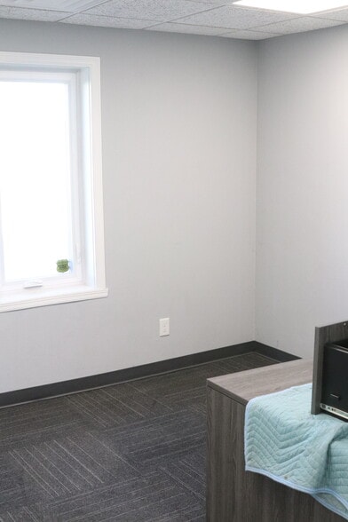 More Photos Of 4583 American Road rd, Rockford Flex For Lease