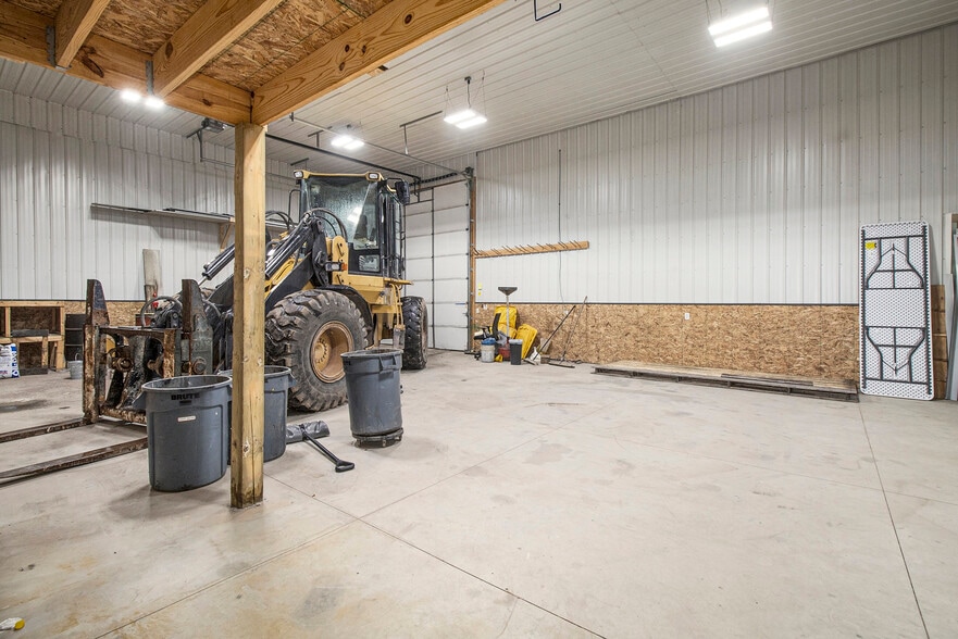 More Photos Of 9486 S Meridian Rd, Clarklake Light Manufacturing For Sale