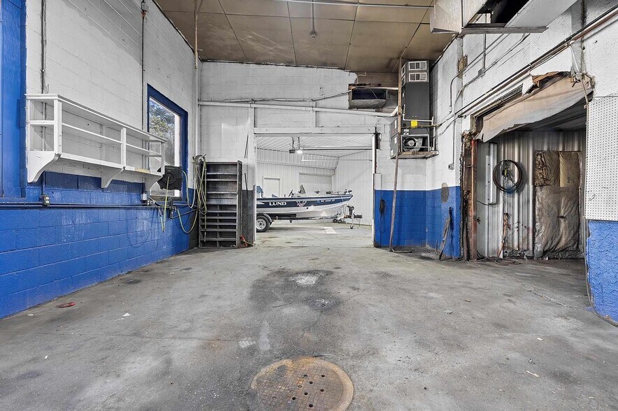 More Photos Of 201 E Green Bay St, Bonduel Service Station For Sale