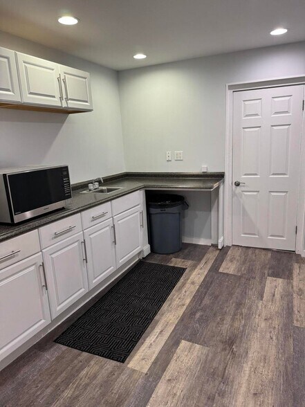More Photos Of 335 River St, Manistee Storefront For Sale