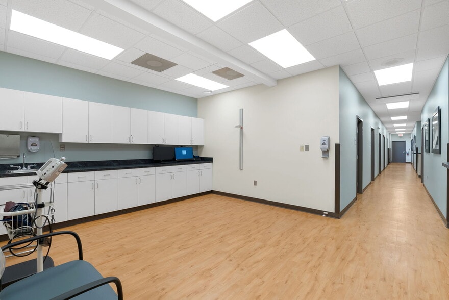 More Photos Of 701 Congaree Rd, Greenville Medical For Lease