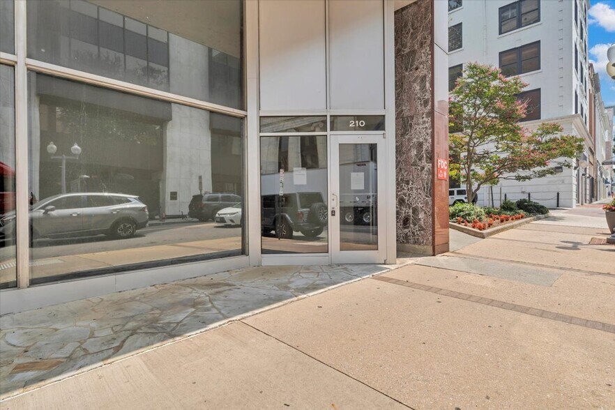 More Photos Of 210 S Jefferson St, Roanoke Loft Creative Space For Sale