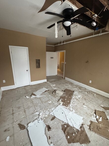 More Photos Of 2449 Shirley Ave, Baltimore Flex For Sale