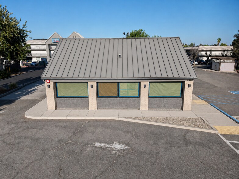 More Photos Of 6740 N Blackstone Ave, Fresno Freestanding For Sale