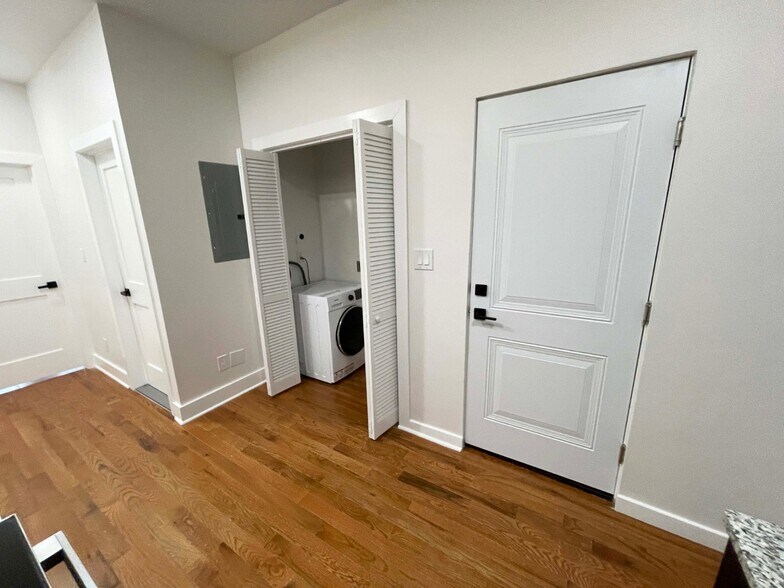 More Photos Of 309 S 60th St, Philadelphia Storefront Retail Residential For Lease