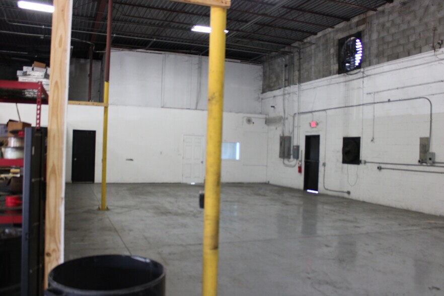 More Photos Of 6330 N 118th Ave, Largo Manufacturing For Lease