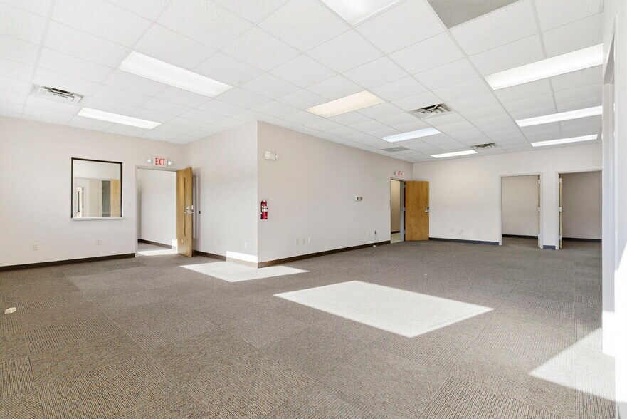 More Photos Of 1612 N Osteopathy, Kirksville Office For Sale