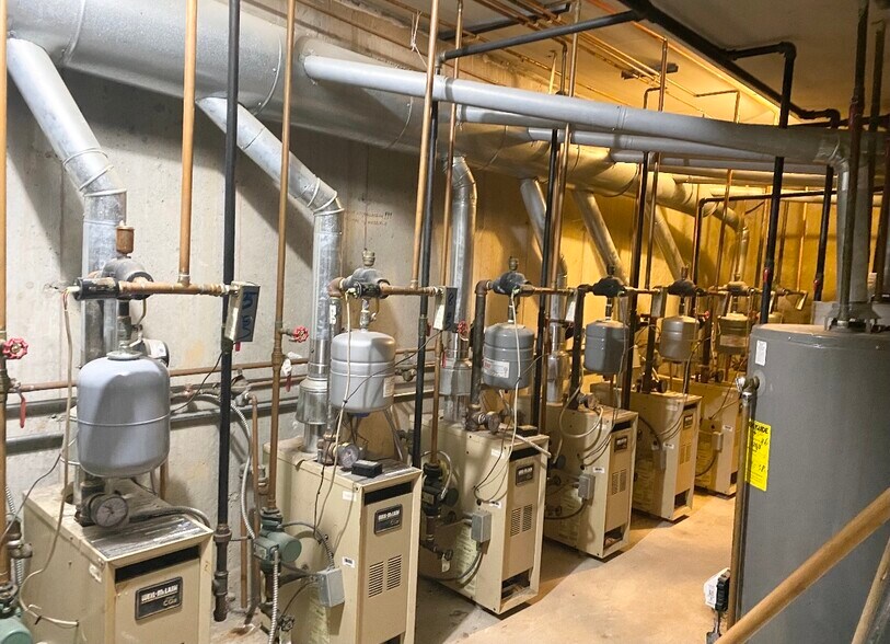 More Photos Of 14411 Barclay Ave, Flushing Apartments For Sale