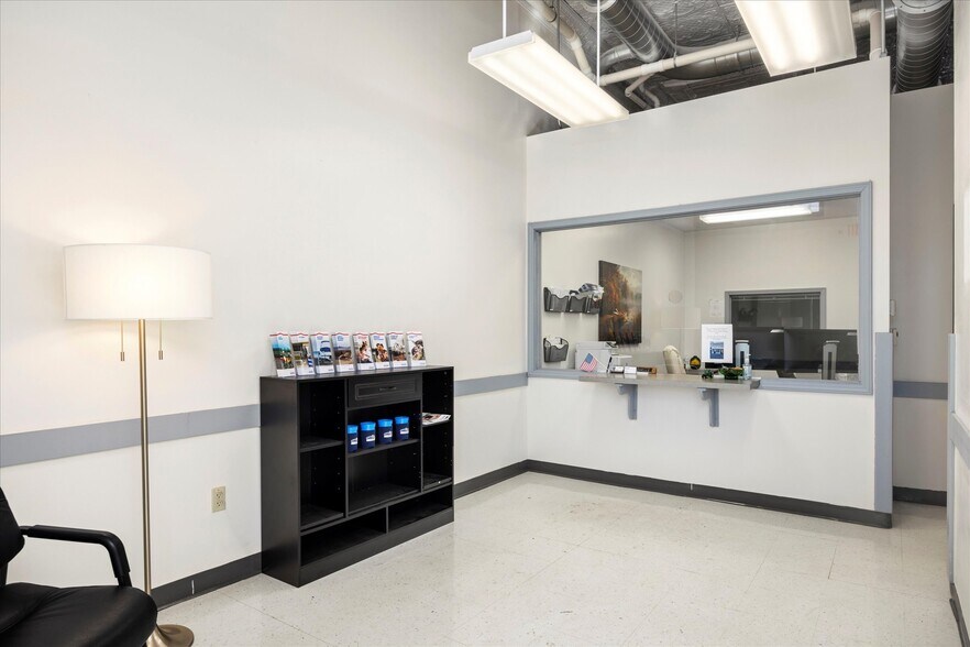 More Photos Of 2-4 W Ohio St, Butler Office For Lease