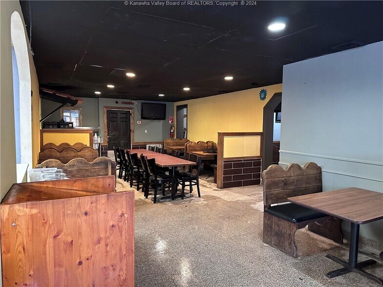 More Photos Of 366 Main St, Madison Storefront Retail Residential For Sale