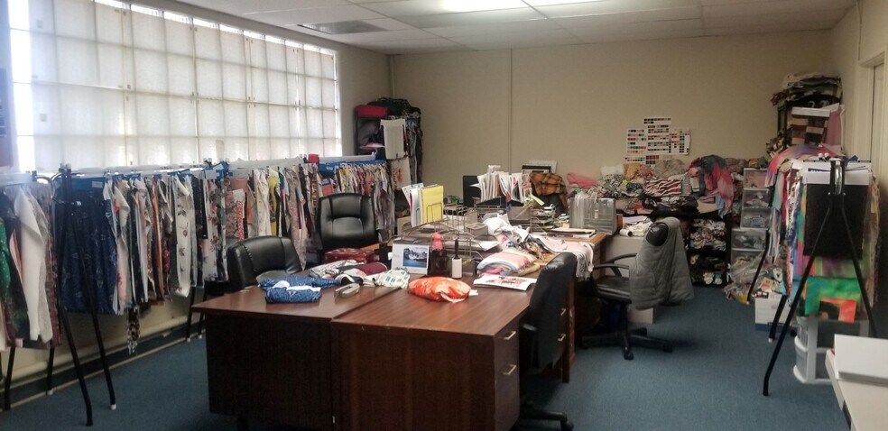 More Photos Of 1262-1264 S Boyle Ave, Los Angeles Manufacturing For Sale