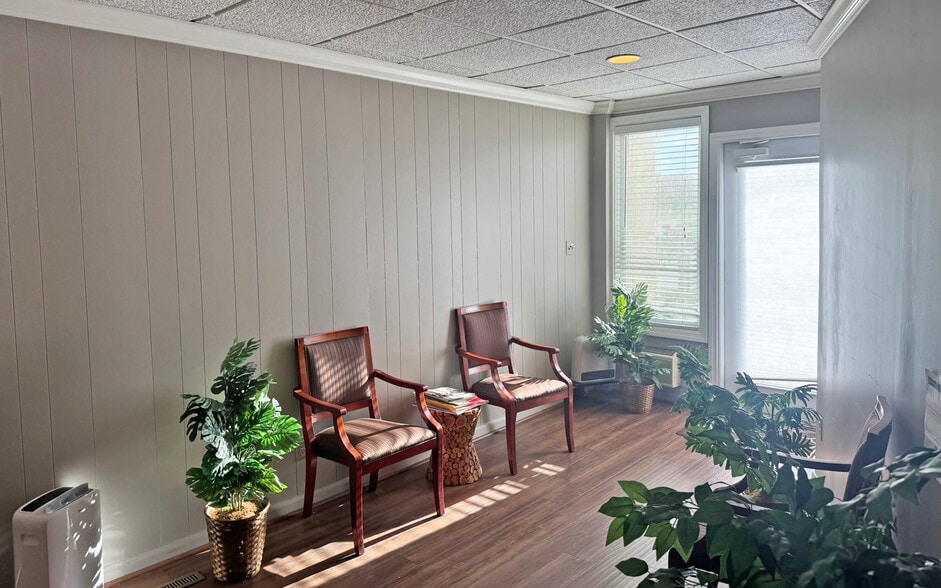 More Photos Of 1438 N Crooks Rd, Clawson Warehouse For Sale