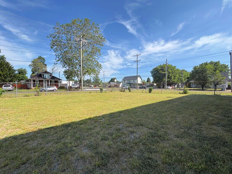 More Photos Of 200 White Horse Pike, Egg Harbor City Flex For Sale