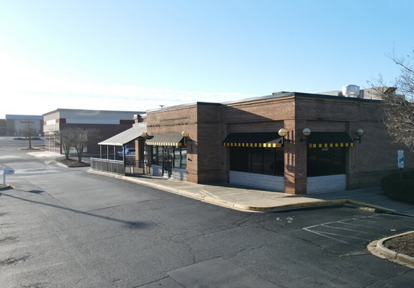 More Photos Of 2530 Sardis Rd N, Charlotte Restaurant For Sale