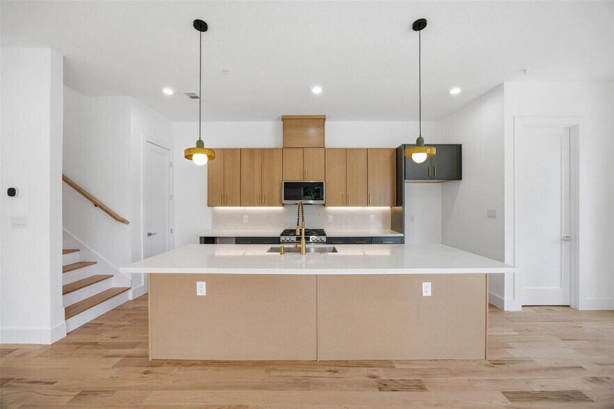More Photos Of 4605 Belmont Ave, Dallas Apartments For Sale