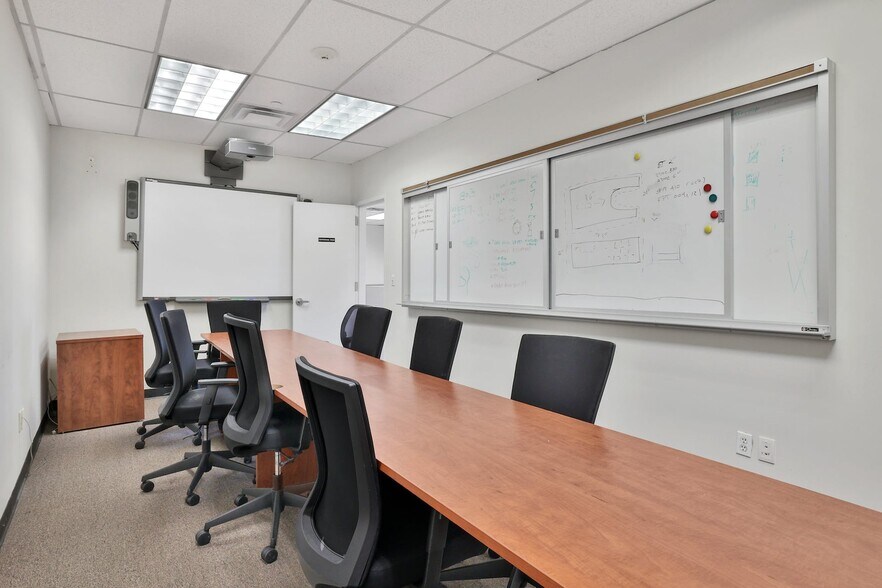 More Photos Of 16 Harrison Ave, Yonkers Warehouse For Lease