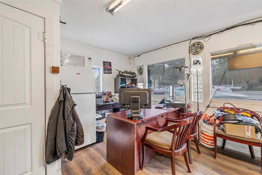 More Photos Of 1128 Main St, Longmont General Retail For Sale