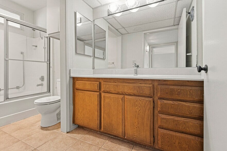 More Photos Of 4069 Goldfinch St, San Diego Apartments For Sale