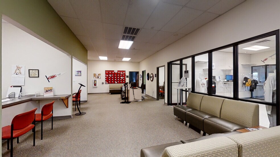 More Photos Of 7300 Blackmon Rd, Columbus Schools For Lease