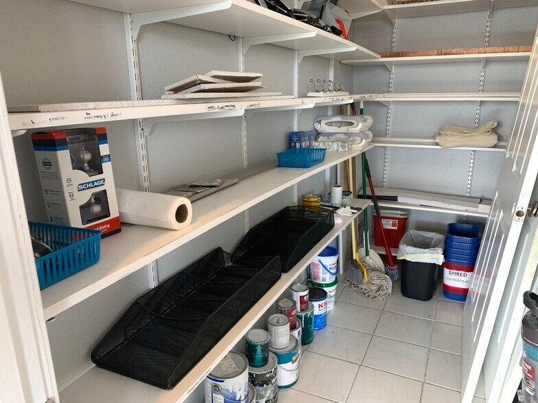 More Photos Of 2347-2359 Silvernail Rd, Pewaukee Restaurant For Lease