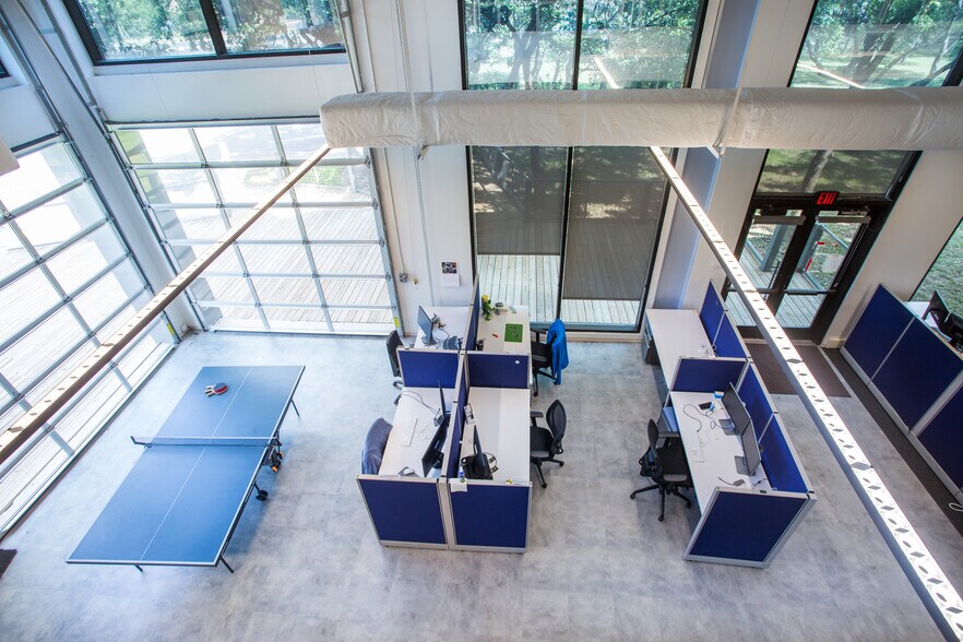 More Photos Of 4001 W Parmer Ln, Austin Office For Lease