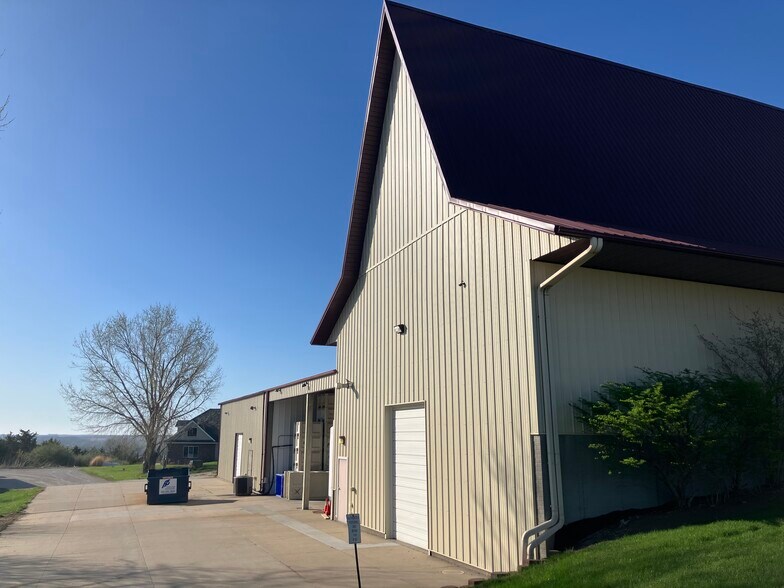 More Photos Of 17111-17145 S 138th St, Springfield Winery Vineyard For Sale