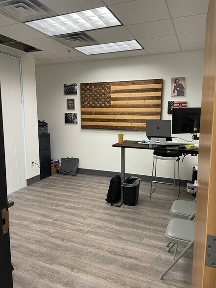 More Photos Of 692-718 W Confluence Ave, Murray Light Manufacturing For Sale