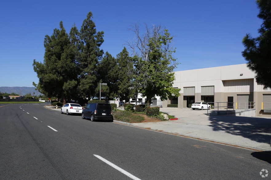 More Photos Of 13375 Estelle St, Corona Warehouse For Lease