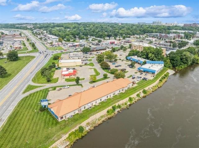 More Photos Of 24 Sturgis Corner Dr, Iowa City Storefront Retail Office For Sale