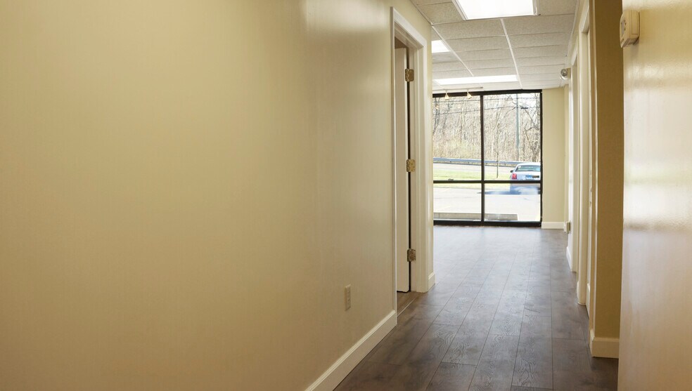 More Photos Of 540 E Main St, Branford Flex For Sale