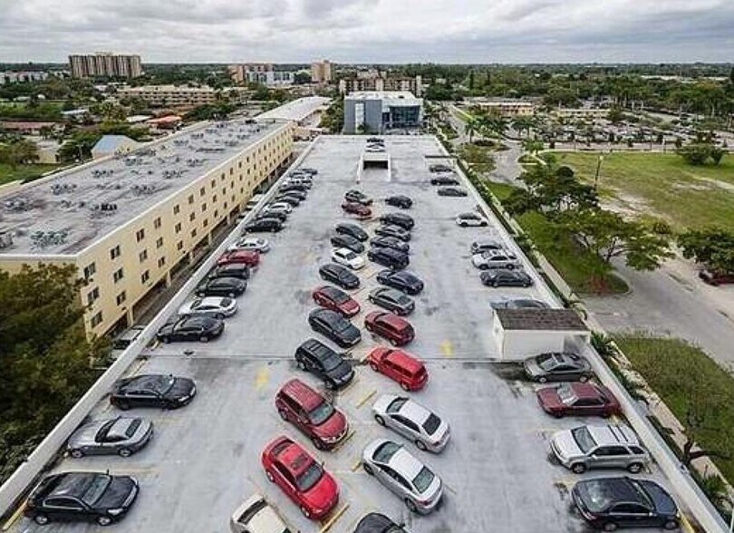 More Photos Of 12550 Biscayne Blvd, North Miami Medical For Lease
