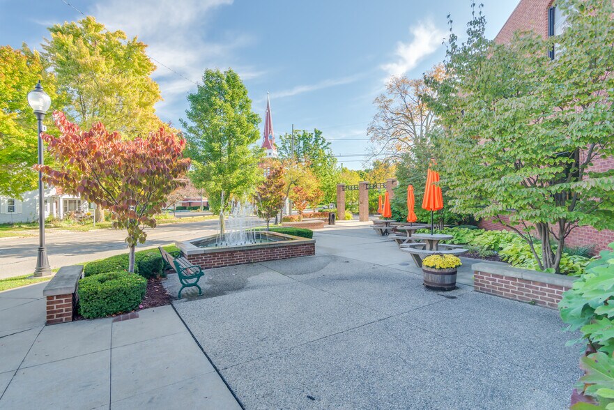 More Photos Of 107 S Main St, Almont Restaurant For Sale