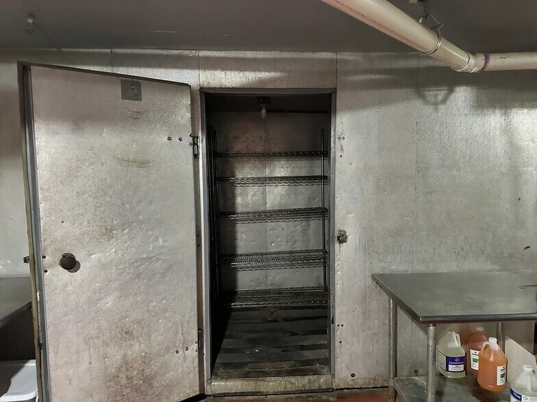 More Photos Of 2801 S 1st St, Abilene Fast Food For Sale