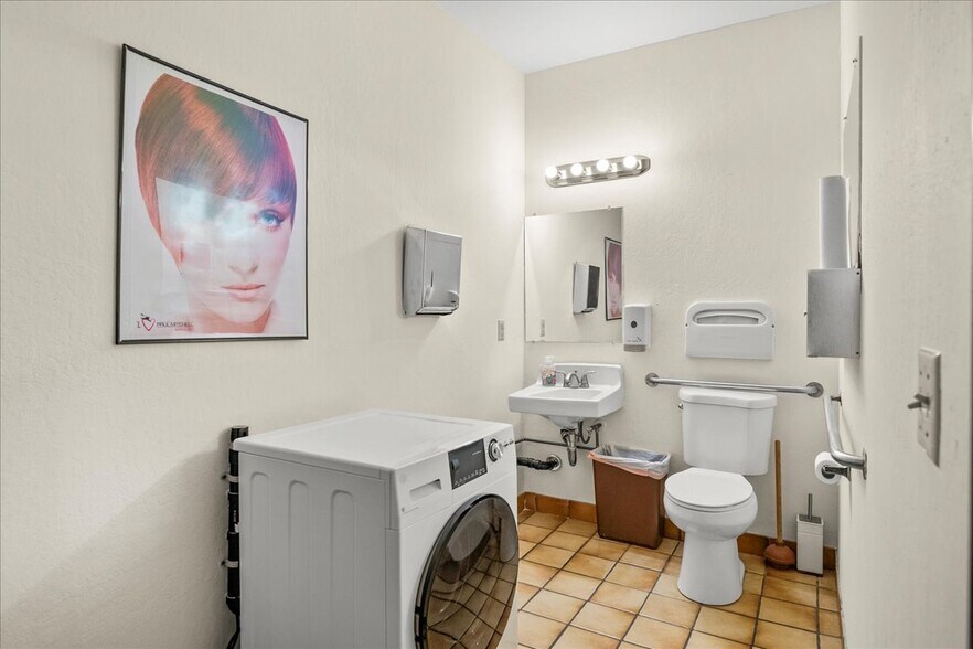 More Photos Of 37138 Niles Blvd, Fremont Freestanding For Lease