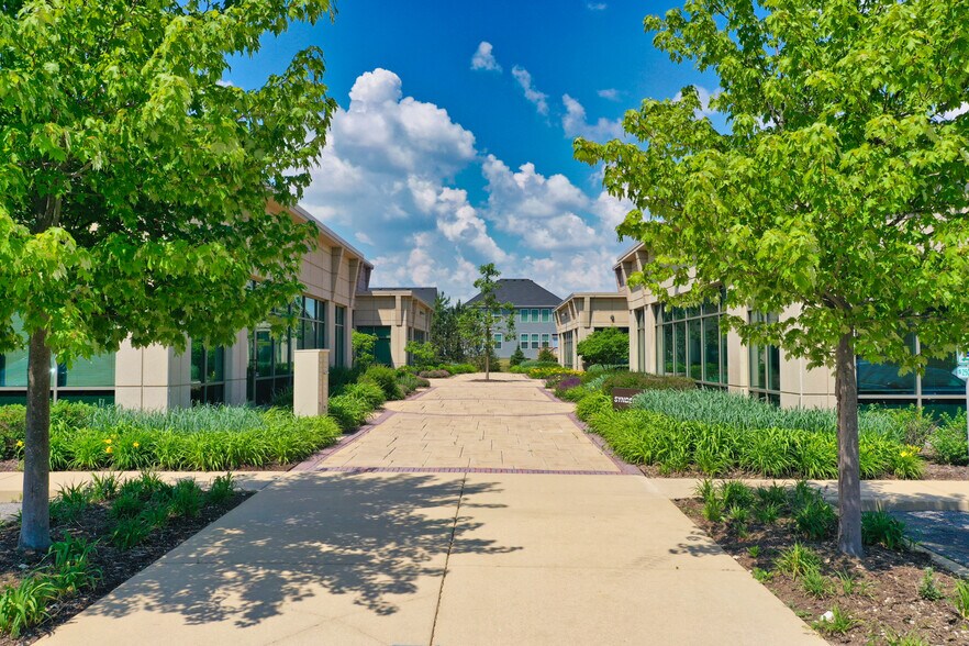 More Photos Of 320 Cardinal Dr, St Charles Medical For Lease