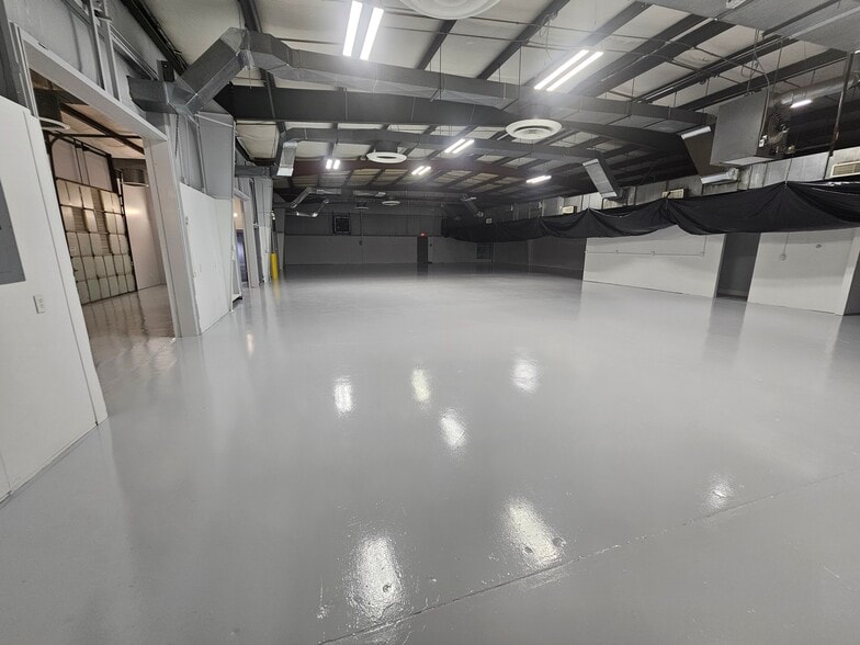 More Photos Of 3111 Hanover Rd, Johnson City Light Manufacturing For Lease