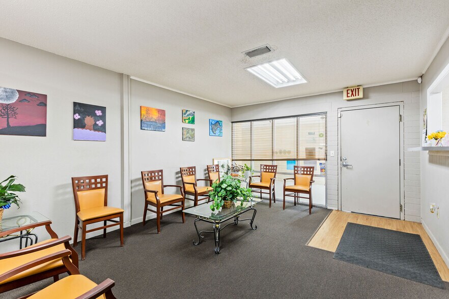 More Photos Of 260 S Marion Ave, Lake City Office For Sale