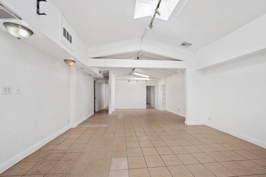 More Photos Of 3861 Jasmine Ave, Culver City Medical For Lease